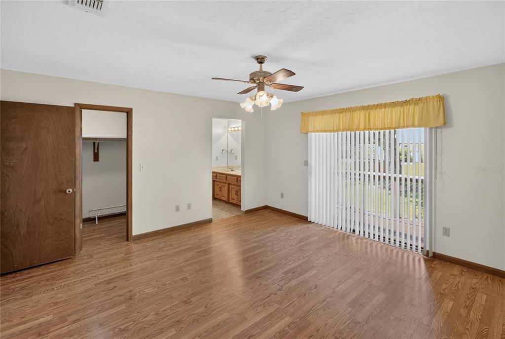 For Sale: $370,000 (3 beds, 2 baths, 2274 Square Feet)
