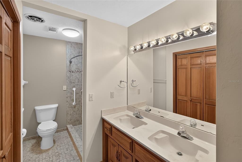 For Sale: $370,000 (3 beds, 2 baths, 2274 Square Feet)