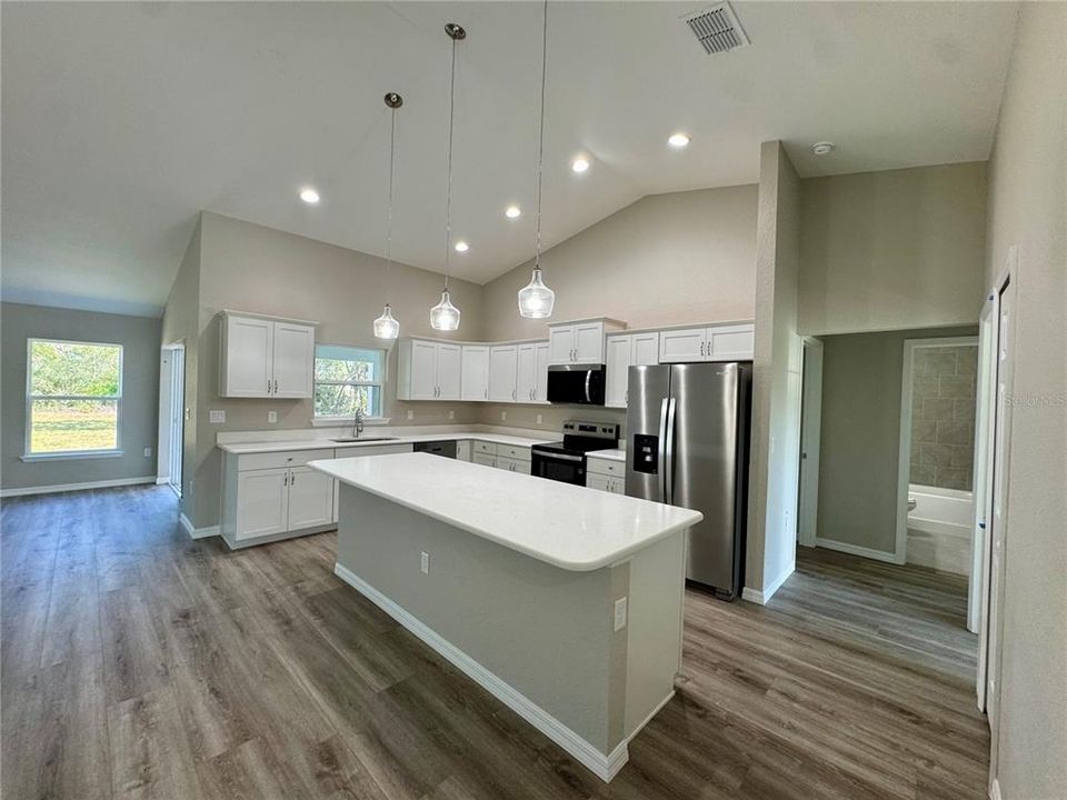 For Sale: $385,000 (3 beds, 2 baths, 1927 Square Feet)