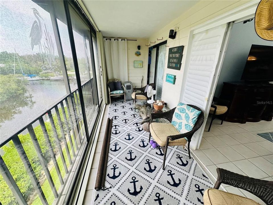 For Rent: $2,900 (2 beds, 2 baths, 1212 Square Feet)