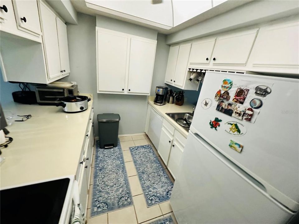 For Rent: $2,900 (2 beds, 2 baths, 1212 Square Feet)