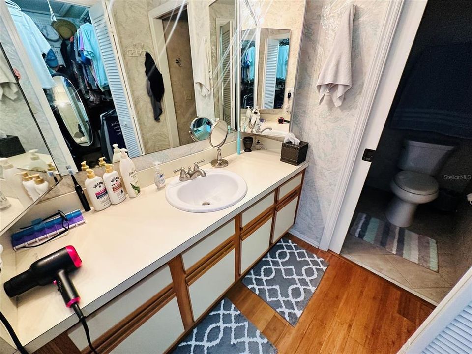 For Rent: $2,900 (2 beds, 2 baths, 1212 Square Feet)