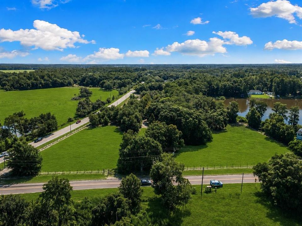 待售: $1,495,000 (5.01 acres)