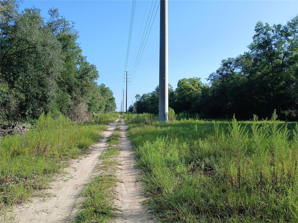 待售: $60,000 (0.75 acres)