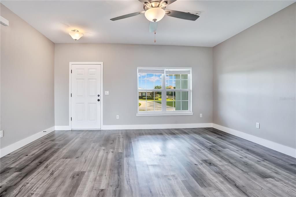 For Sale: $270,000 (3 beds, 2 baths, 1334 Square Feet)