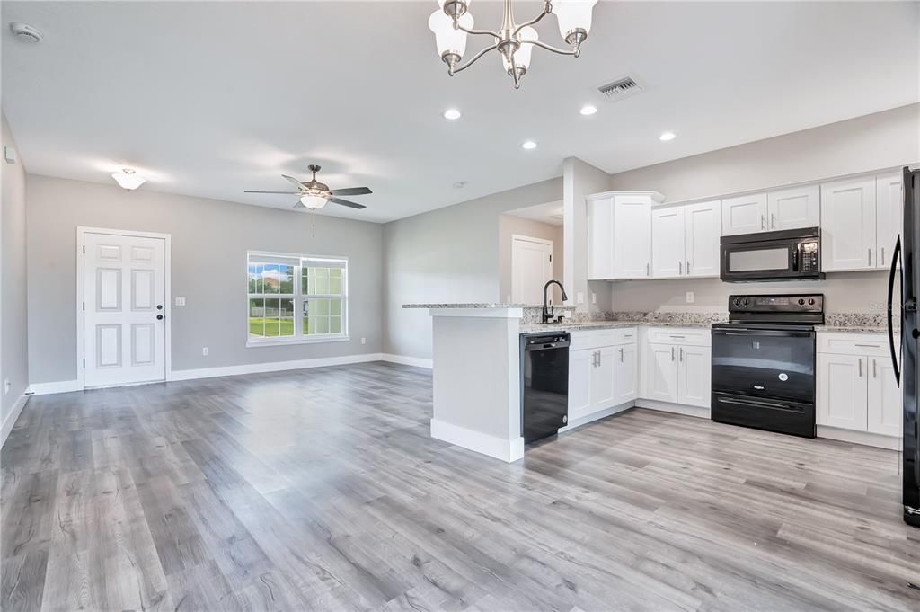 For Sale: $270,000 (3 beds, 2 baths, 1334 Square Feet)