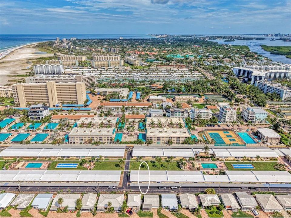 For Sale: $479,000 (1 beds, 1 baths, 708 Square Feet)