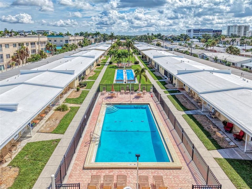 For Sale: $479,000 (1 beds, 1 baths, 708 Square Feet)