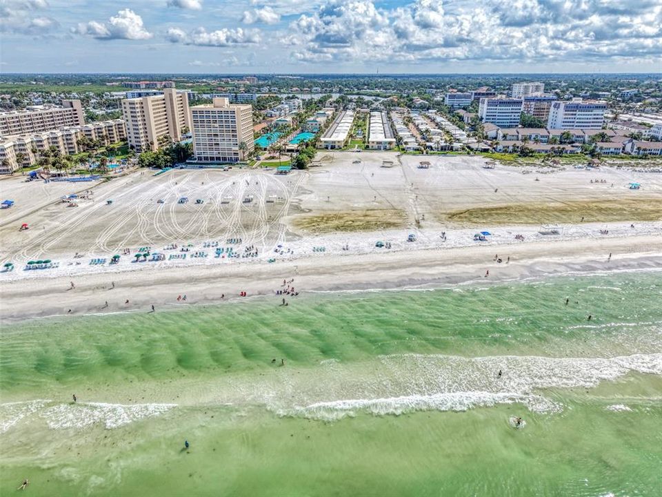 For Sale: $479,000 (1 beds, 1 baths, 708 Square Feet)