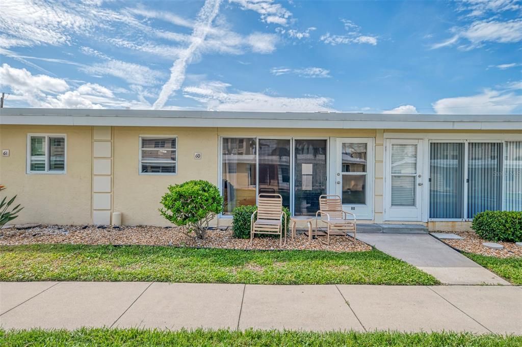 For Sale: $479,000 (1 beds, 1 baths, 708 Square Feet)