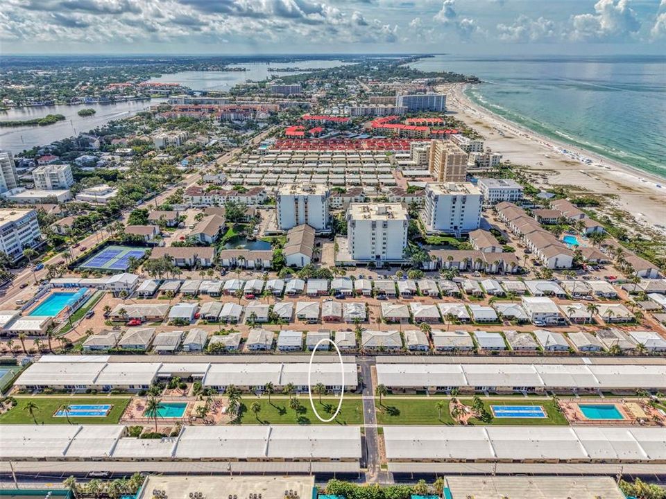 For Sale: $479,000 (1 beds, 1 baths, 708 Square Feet)