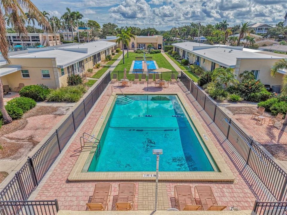 For Sale: $479,000 (1 beds, 1 baths, 708 Square Feet)