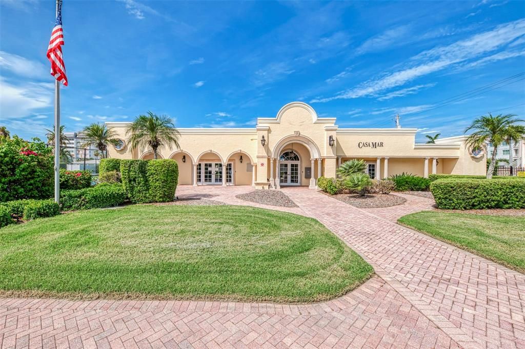 For Sale: $479,000 (1 beds, 1 baths, 708 Square Feet)