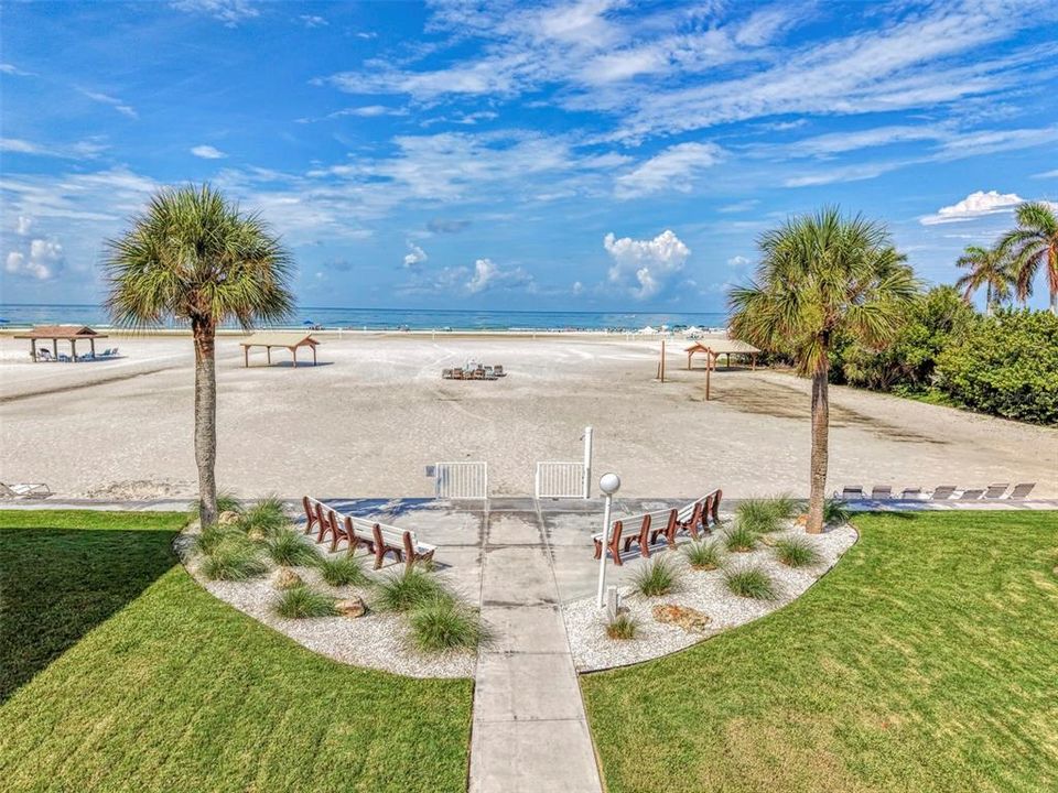 For Sale: $479,000 (1 beds, 1 baths, 708 Square Feet)