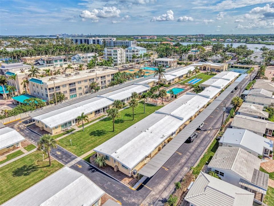 For Sale: $479,000 (1 beds, 1 baths, 708 Square Feet)