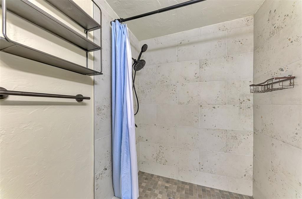For Sale: $479,000 (1 beds, 1 baths, 708 Square Feet)