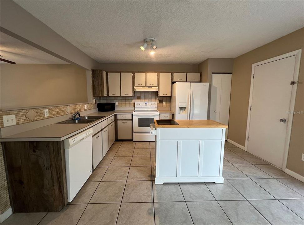 For Rent: $1,550 (2 beds, 2 baths, 1096 Square Feet)