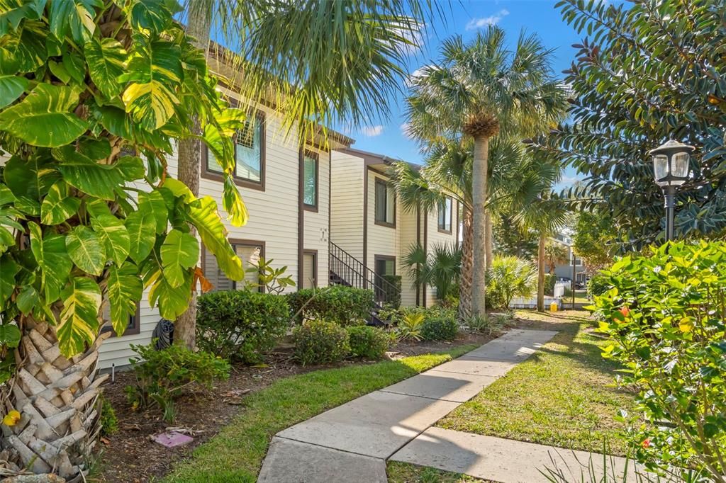 For Sale: $209,900 (2 beds, 2 baths, 1020 Square Feet)