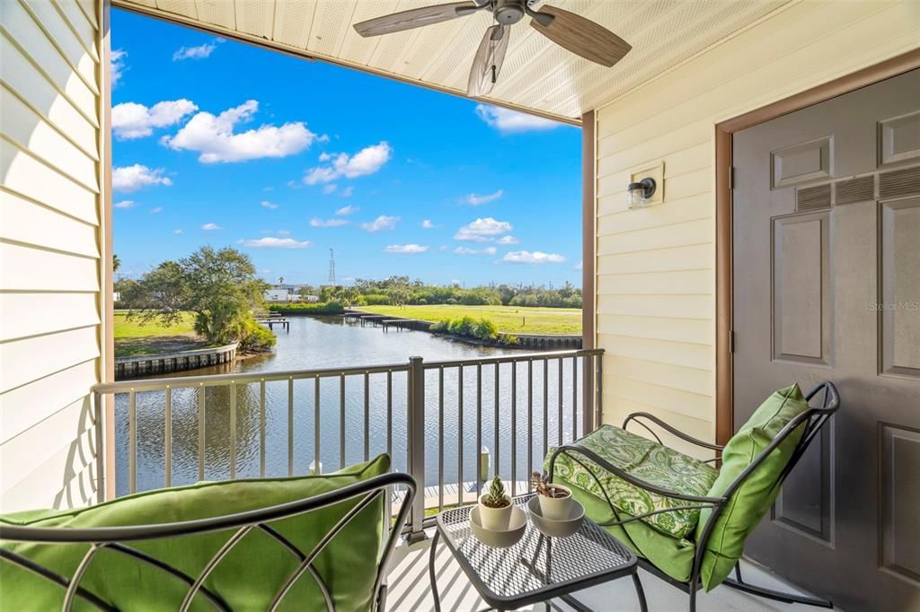 For Sale: $209,900 (2 beds, 2 baths, 1020 Square Feet)