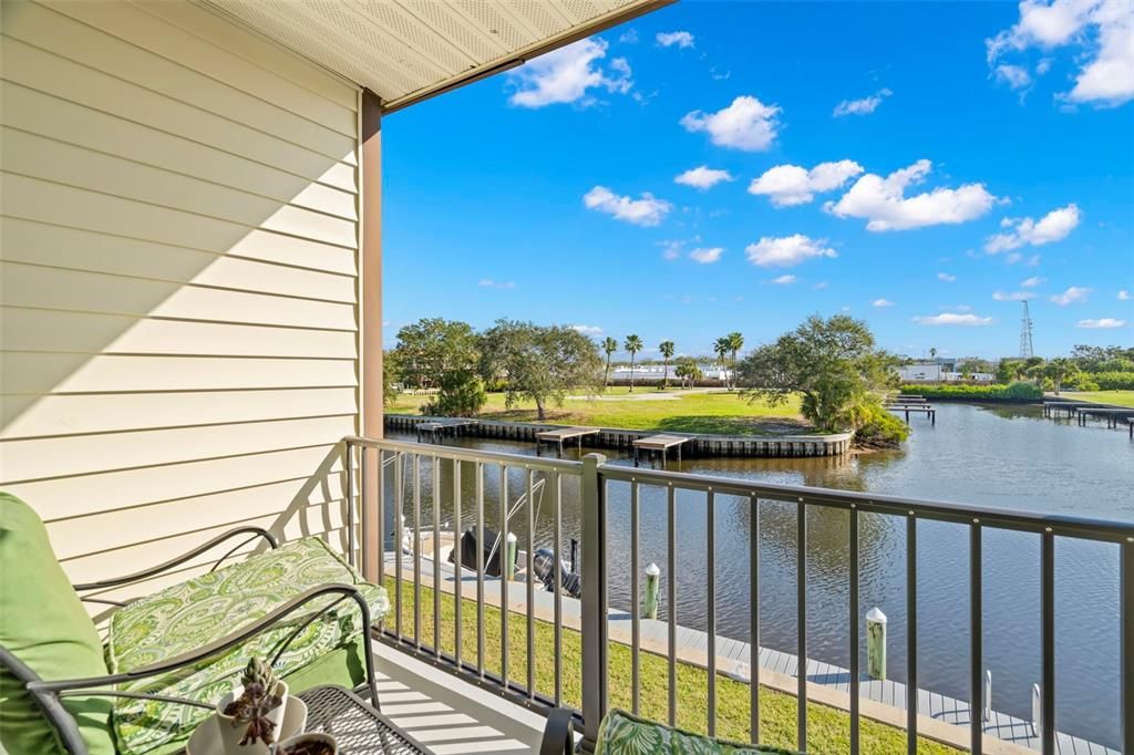 For Sale: $209,900 (2 beds, 2 baths, 1020 Square Feet)