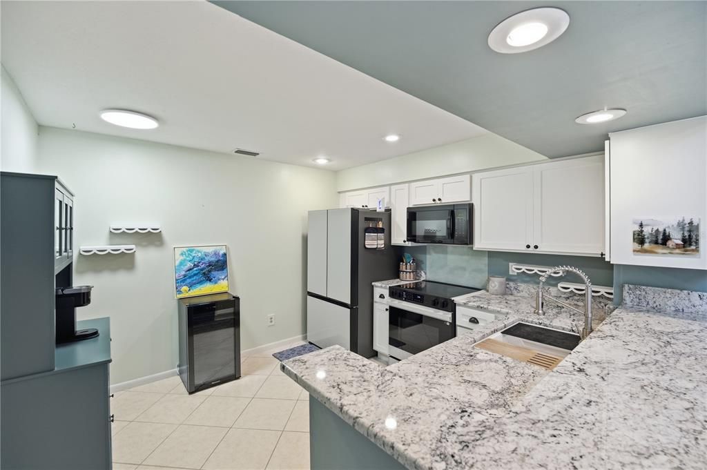 For Sale: $287,500 (3 beds, 2 baths, 1381 Square Feet)
