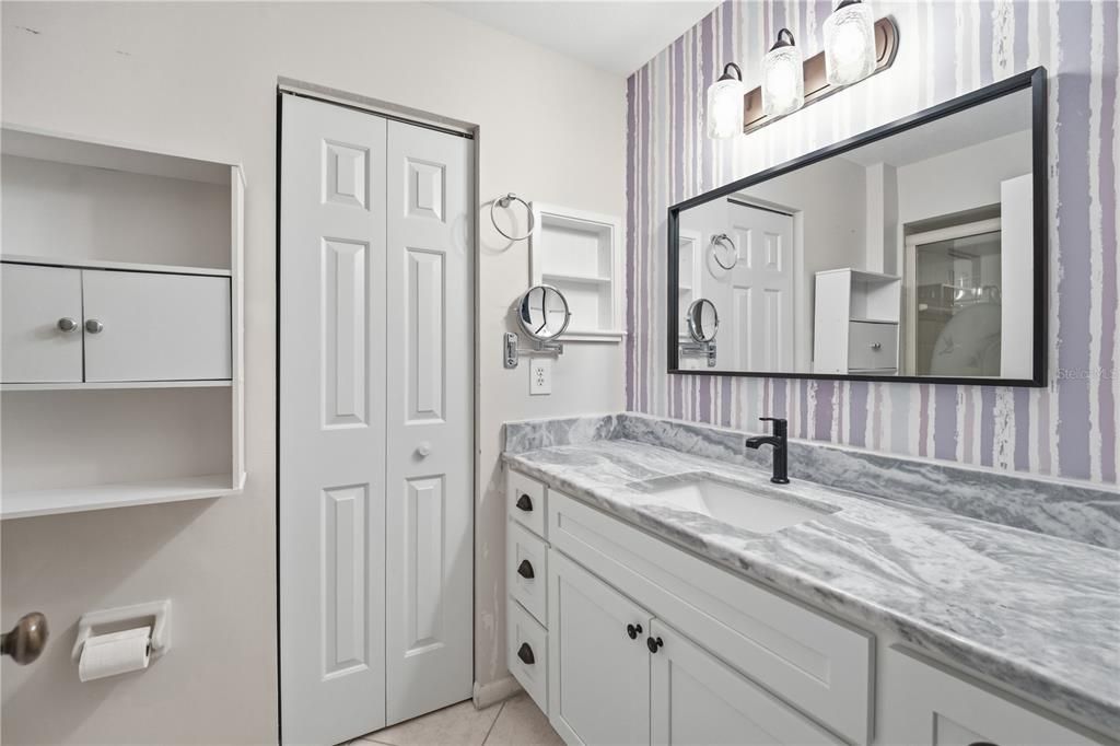 For Sale: $287,500 (3 beds, 2 baths, 1381 Square Feet)