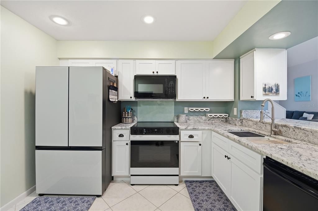For Sale: $287,500 (3 beds, 2 baths, 1381 Square Feet)