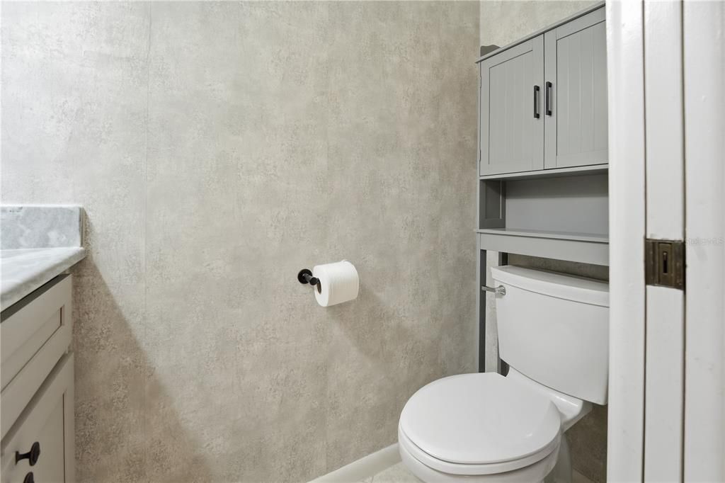 For Sale: $287,500 (3 beds, 2 baths, 1381 Square Feet)