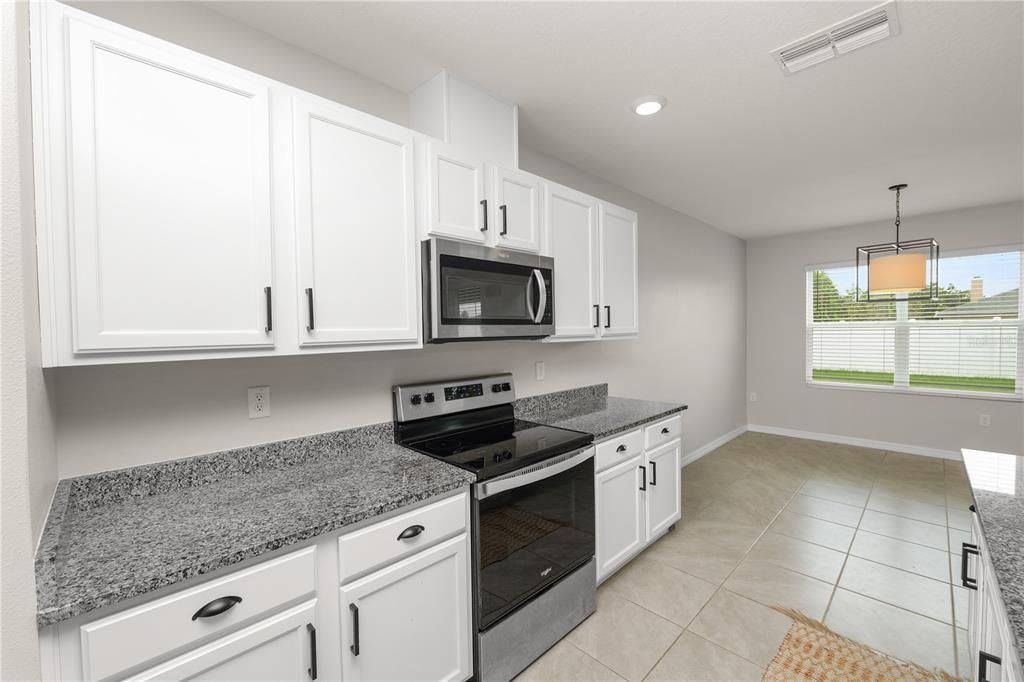 En Venta: $375,000 (4 camas, 3 baños, 2074 Pies cuadrados)