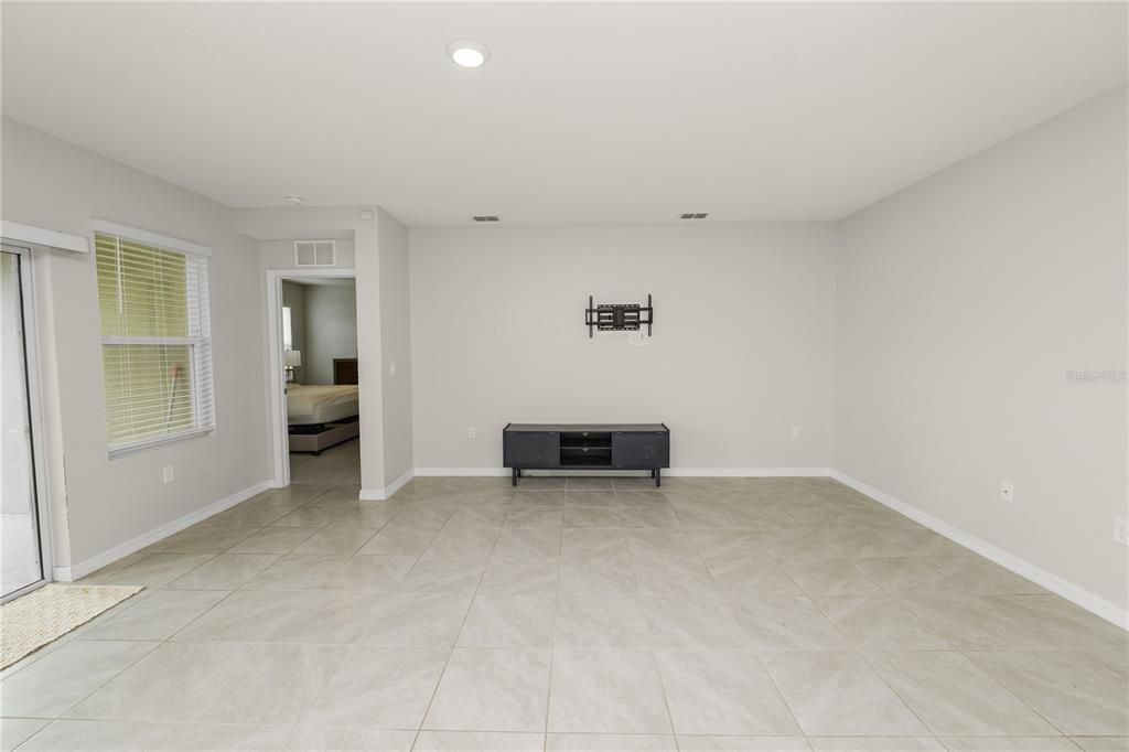 En Venta: $375,000 (4 camas, 3 baños, 2074 Pies cuadrados)