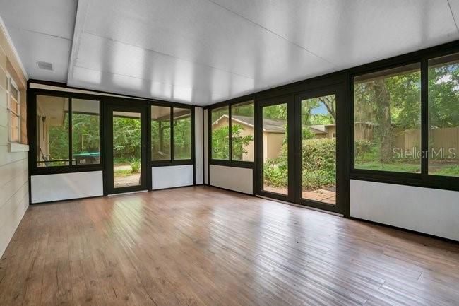 En Venta: $699,000 (3 camas, 2 baños, 1744 Pies cuadrados)