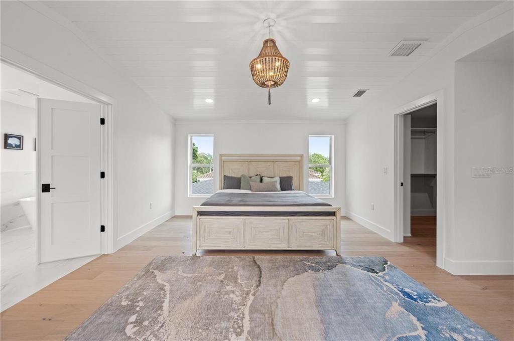 For Sale: $1,690,000 (5 beds, 2 baths, 3032 Square Feet)