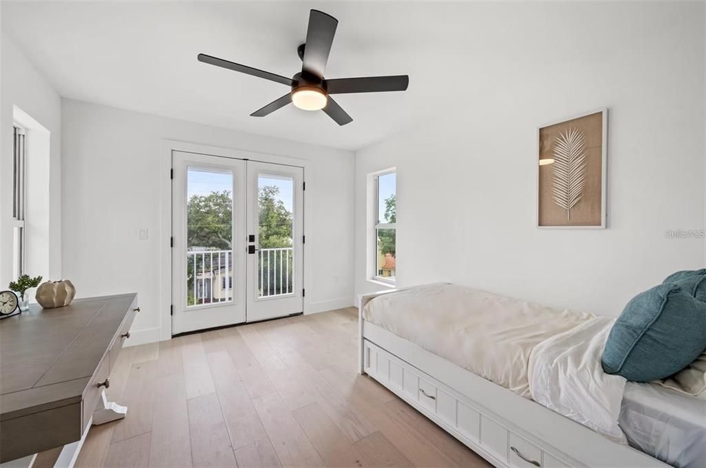 For Sale: $1,690,000 (5 beds, 2 baths, 3032 Square Feet)