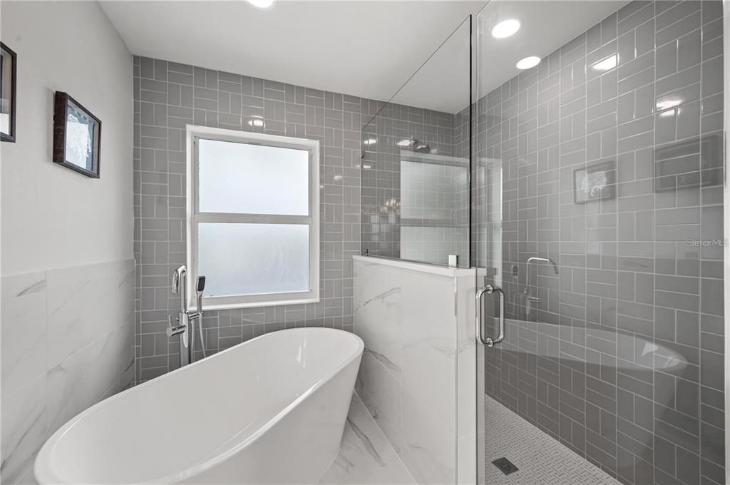 For Sale: $1,690,000 (5 beds, 2 baths, 3032 Square Feet)