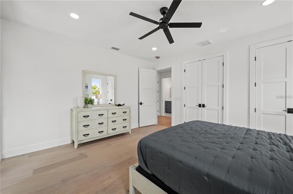 For Sale: $1,690,000 (5 beds, 2 baths, 3032 Square Feet)