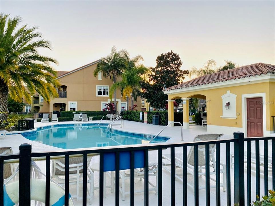 Active With Contract: $2,400 (3 beds, 2 baths, 1529 Square Feet)