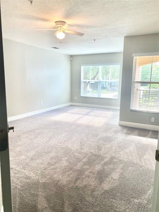 Active With Contract: $2,400 (3 beds, 2 baths, 1529 Square Feet)