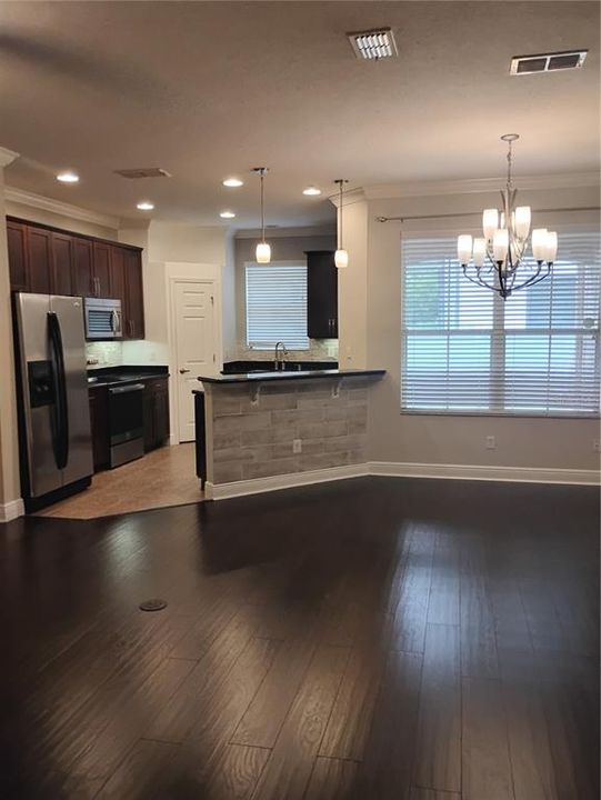 Active With Contract: $2,400 (3 beds, 2 baths, 1529 Square Feet)