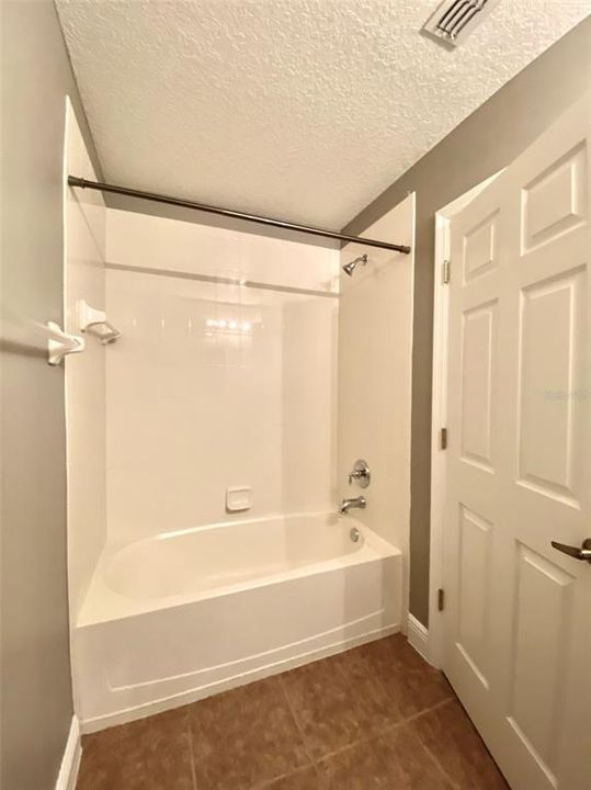 Active With Contract: $2,400 (3 beds, 2 baths, 1529 Square Feet)