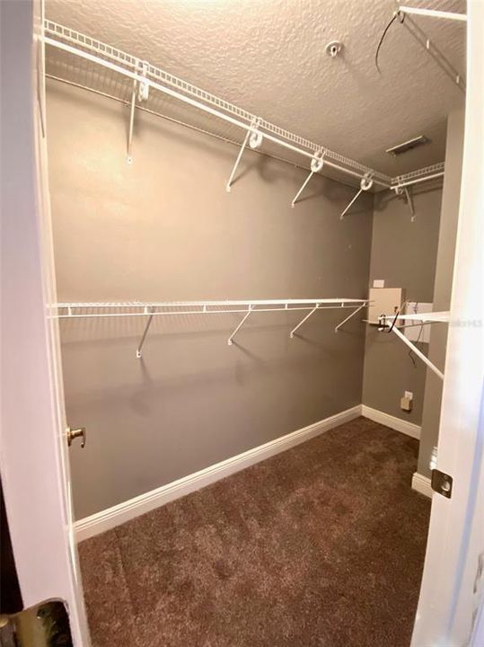 Active With Contract: $2,400 (3 beds, 2 baths, 1529 Square Feet)
