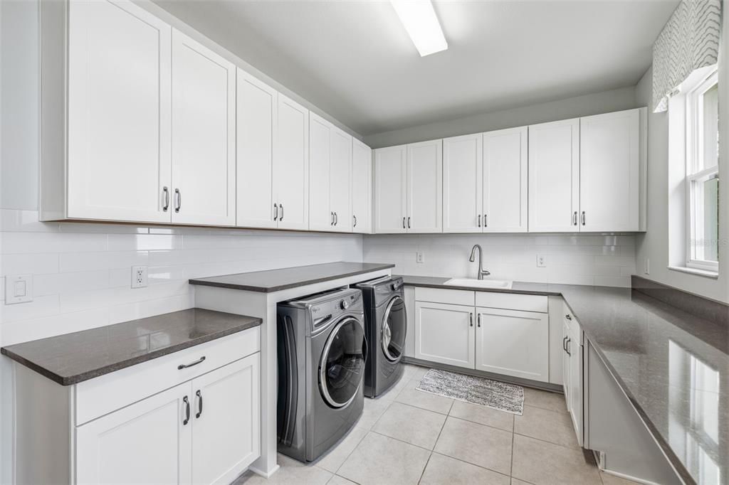 For Sale: $530,000 (3 beds, 2 baths, 2242 Square Feet)