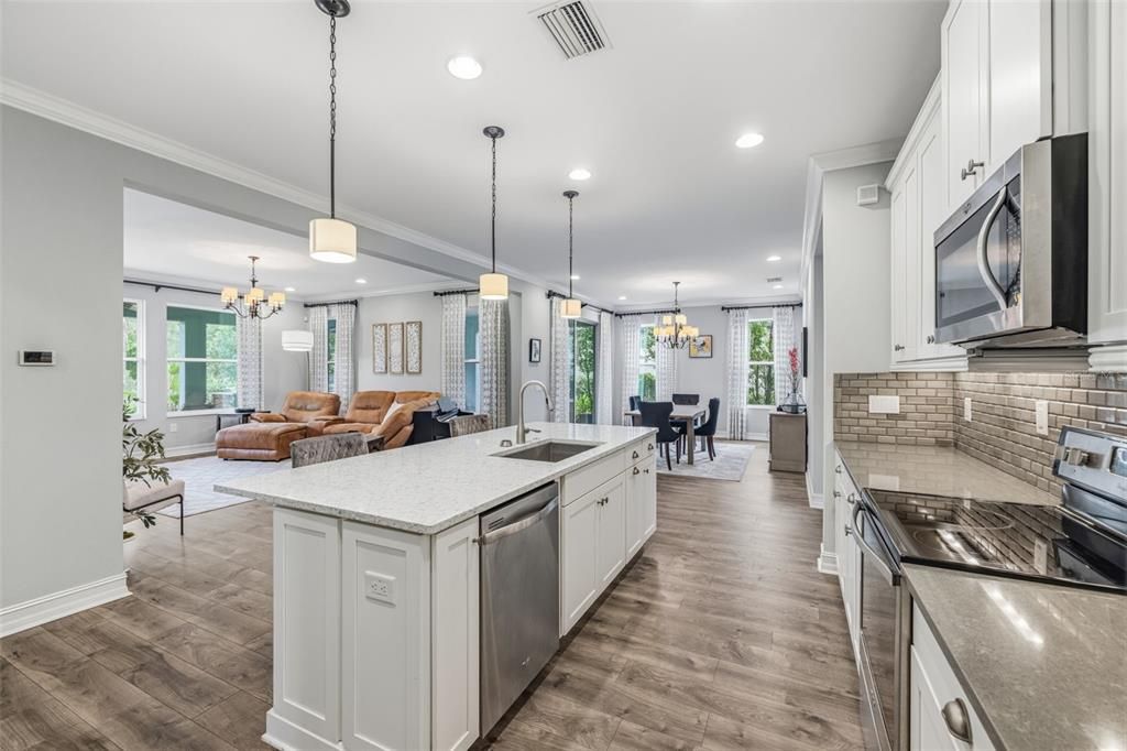 For Sale: $530,000 (3 beds, 2 baths, 2242 Square Feet)