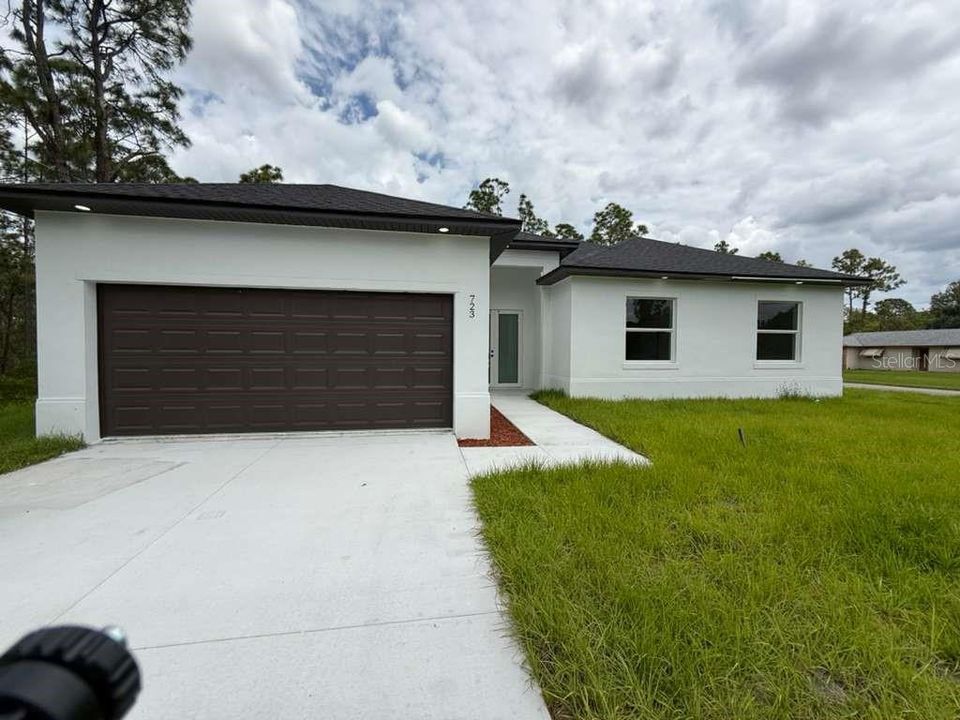 For Sale: $364,900 (4 beds, 2 baths, 1639 Square Feet)