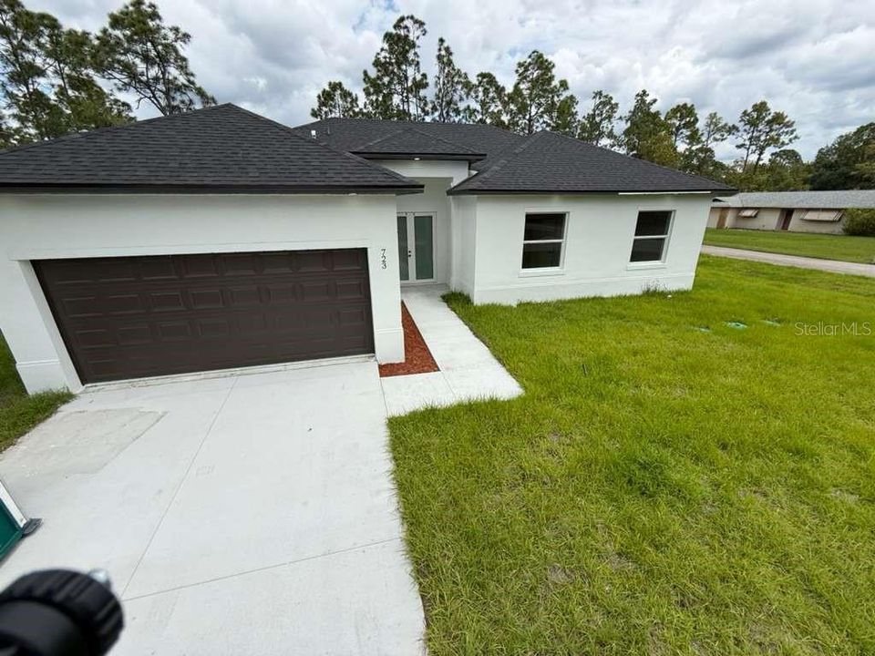For Sale: $364,900 (4 beds, 2 baths, 1639 Square Feet)