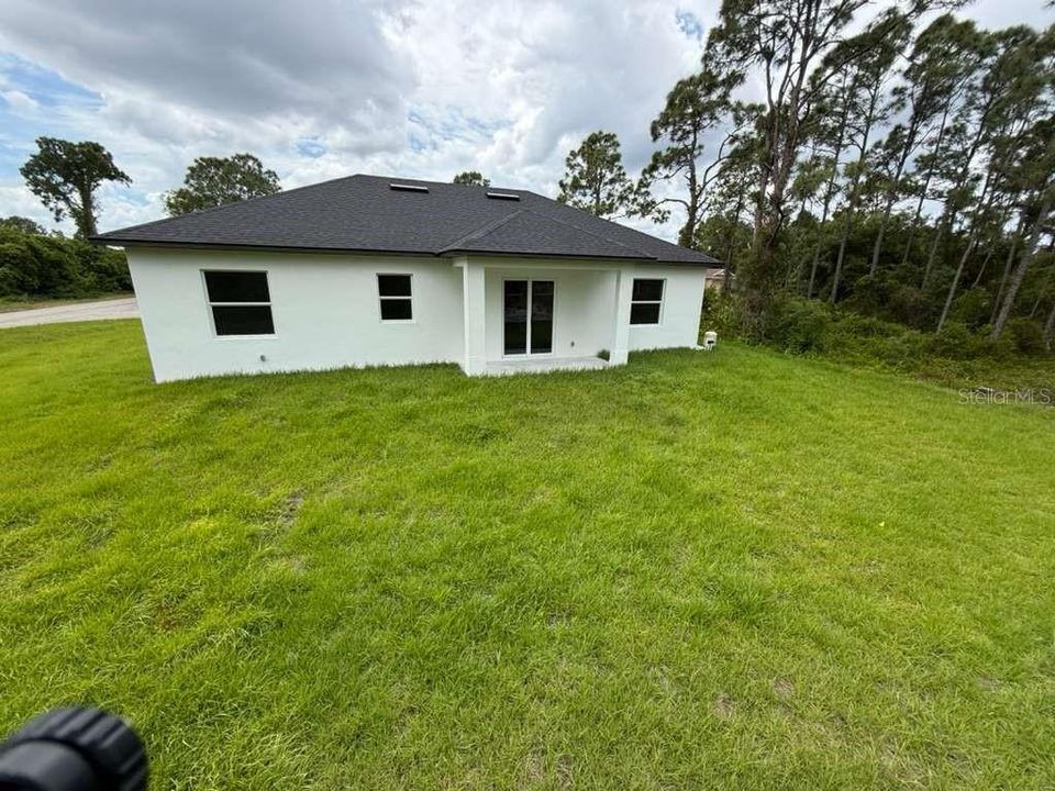 For Sale: $364,900 (4 beds, 2 baths, 1639 Square Feet)