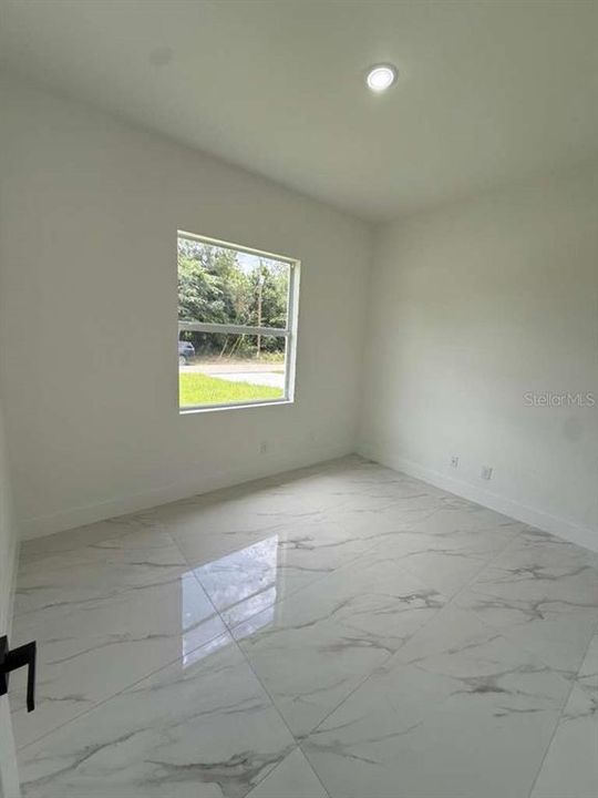 For Sale: $364,900 (4 beds, 2 baths, 1639 Square Feet)