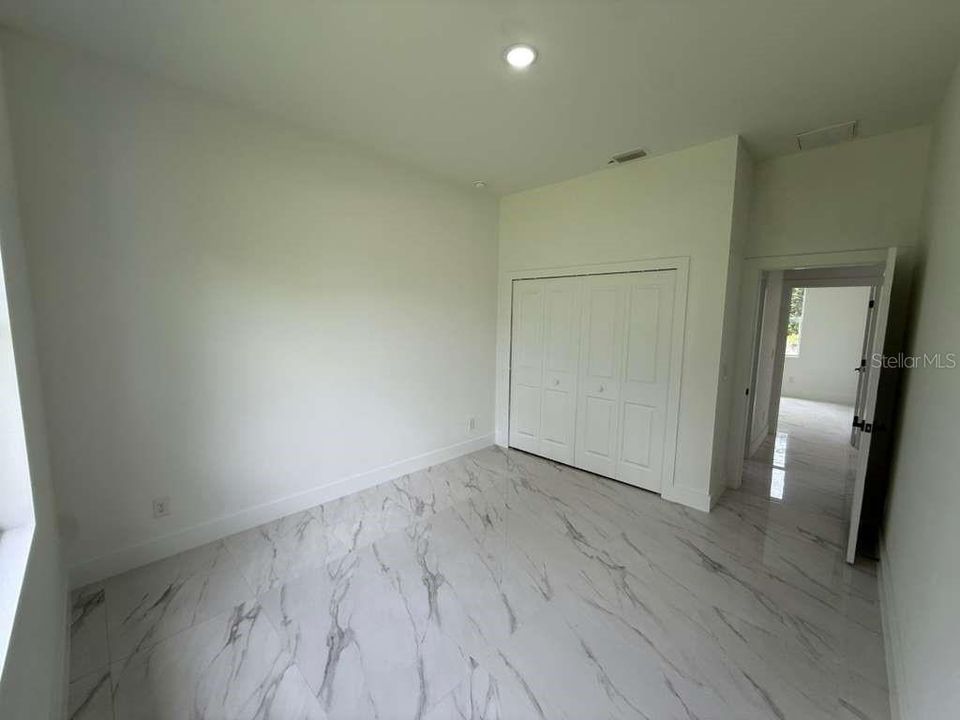 For Sale: $364,900 (4 beds, 2 baths, 1639 Square Feet)