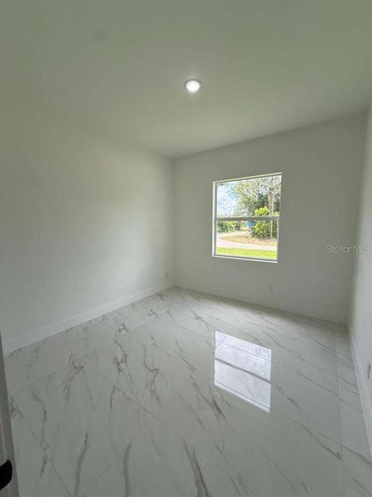 For Sale: $364,900 (4 beds, 2 baths, 1639 Square Feet)