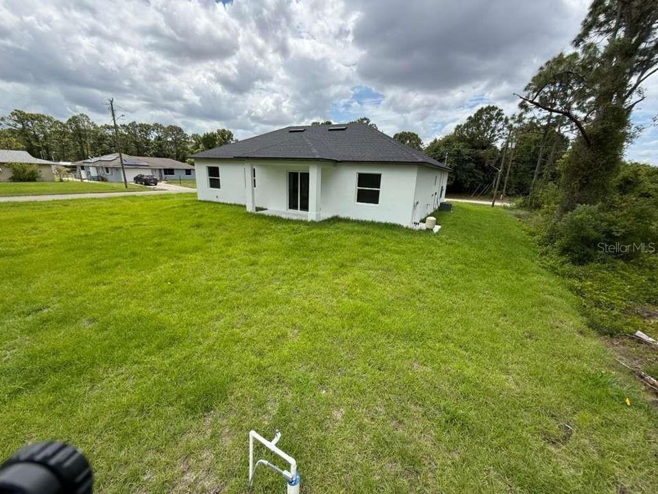 For Sale: $364,900 (4 beds, 2 baths, 1639 Square Feet)