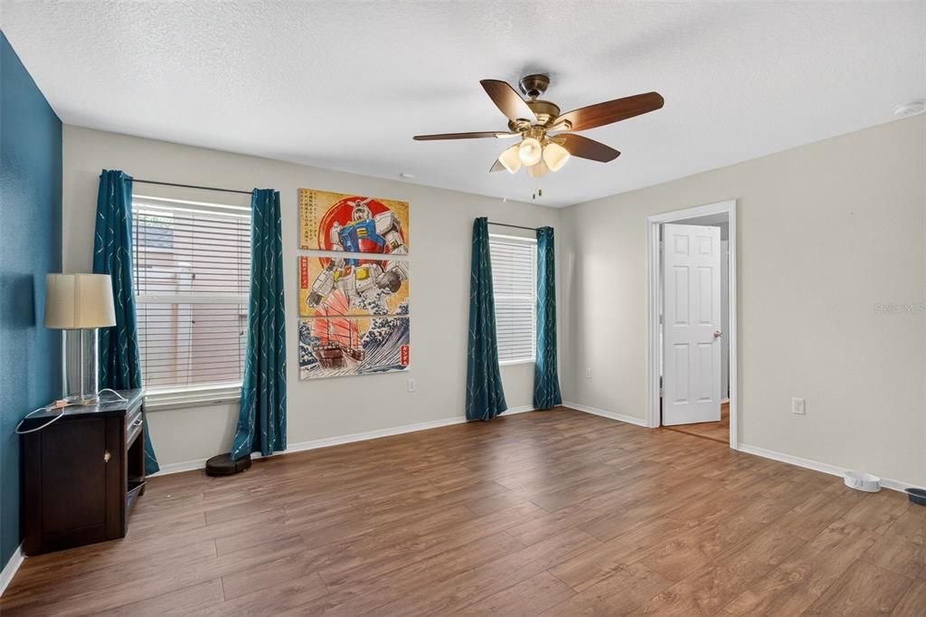 For Sale: $369,000 (3 beds, 2 baths, 1920 Square Feet)